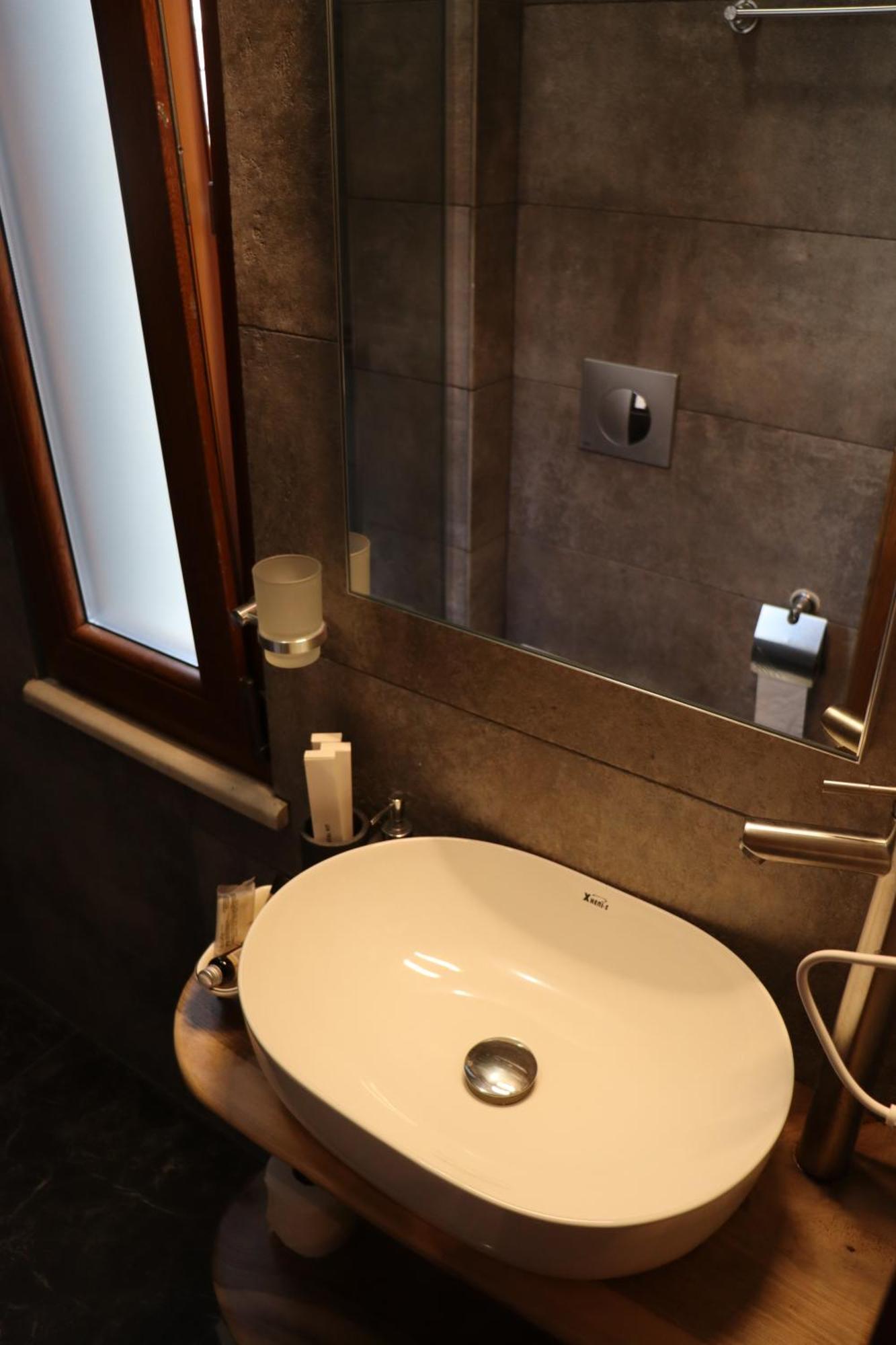 Velar Hotel Boutique Korça Szoba fotó